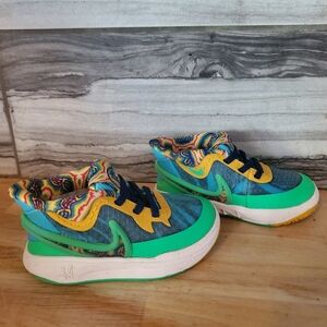 Awesome Nike Kyrie 8 SE (TD) Sneakers! In 5c Nwb